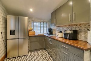 Kitchen- click for photo gallery
